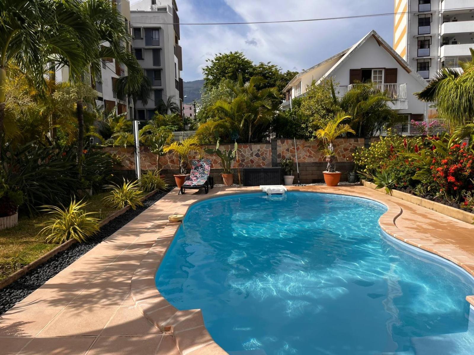 Studio Cosy Avec Piscine Dans Une Villa Saint-Denis Eksteriør billede